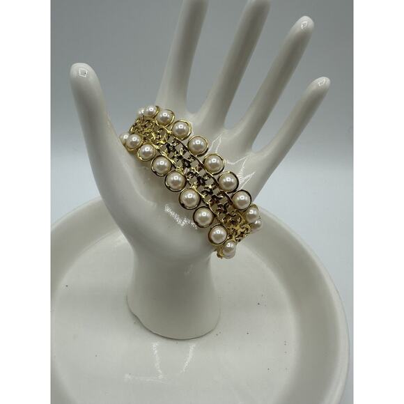 Vintage Avon Double Row Faux Pearls Wide Link Gold Tone Bracelet 7” - Picture 1 of 4